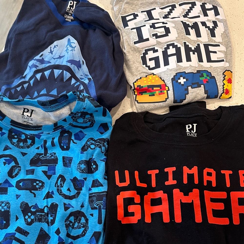 10 PIECES-BOYS 4 PJ TOPS SIZE 14, 4 RANDOM PJ BOTTOMS SIZE 16  1 FULL SET 16/18. - Picture 2 of 4
